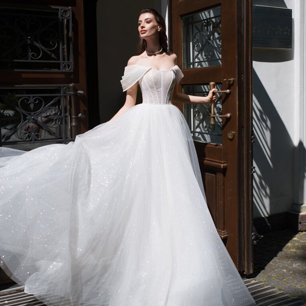 Stunning Off-Shoulder Wedding Dress with Puff Sleeves and Beaded Corset Bodice - Elegant Tulle A-Line Bridal Gown for Fairytale Weddings