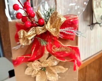 Sac cadeau décoré pour Noël, idéal pour Noël, un anniversaire, un mariage ou toute autre occasion. Taille moyenne.