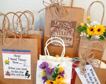 Petit sac cadeau décoré, parfait pour un anniversaire, un mariage, une chasse aux trésors ou toute autre occasion.