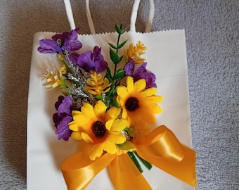 Parfait pour Noël, un anniversaire, un professeur, un mariage ou toute autre occasion. Cette annonce concerne un petit sac cadeau.
