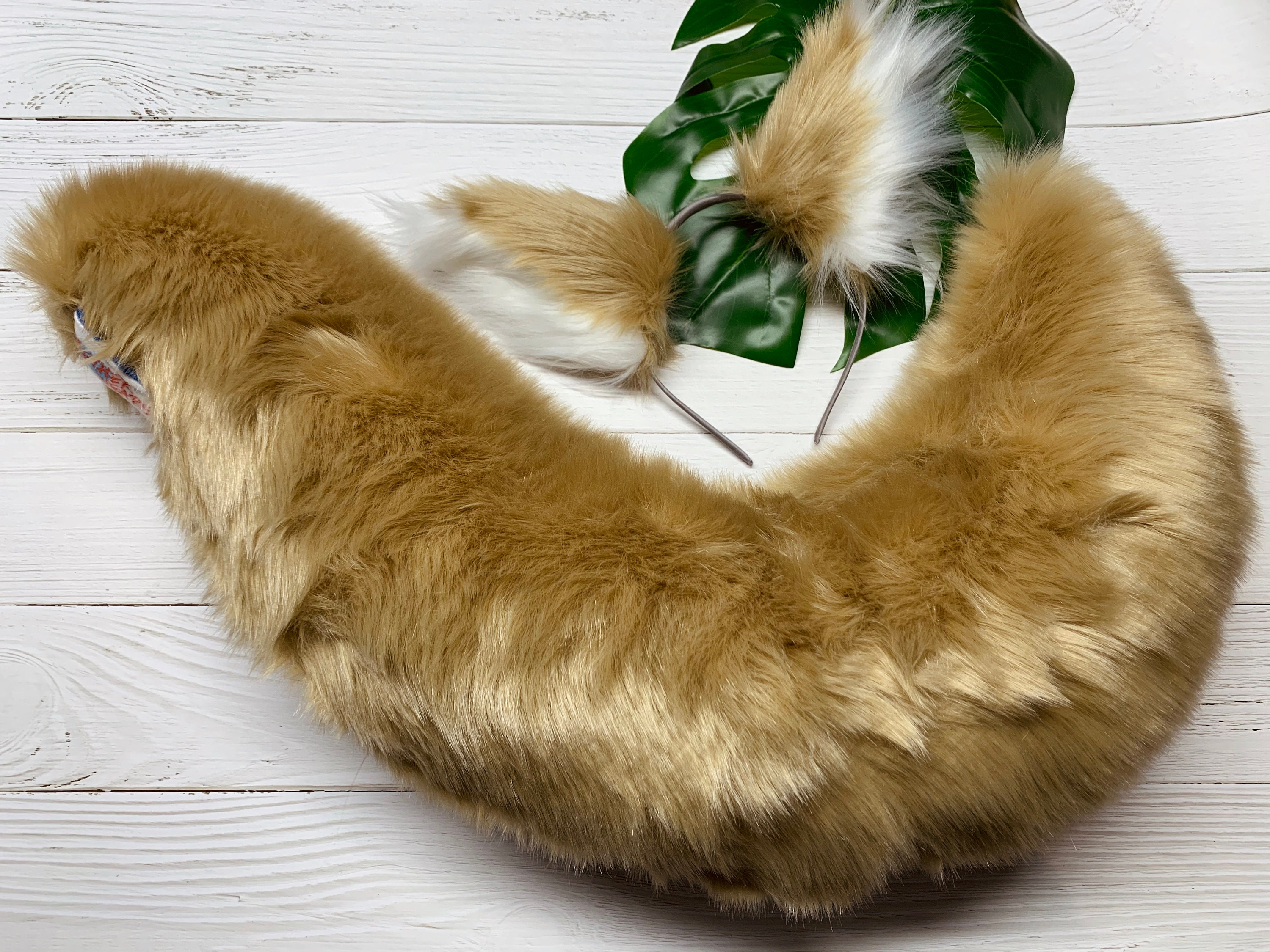 Fox Tail accessory with clip - SWAN CREEK INTERIORS