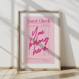 Póster con estampado de cheque de invitado rosa "You Belong Here", decoración para dormitorio, descarga digital estética rosa