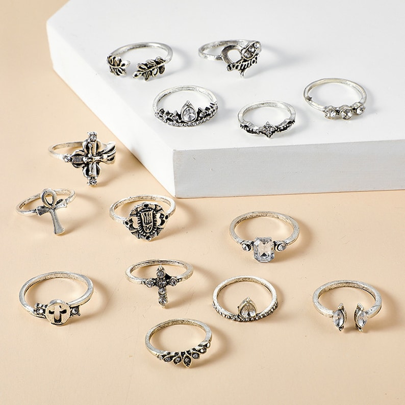 15 Unique Piece Stackable Knuckle Ring Set,Boho Vintage Crystal Stacking Midi Finger Ring Set for Women Teen Girls Fashion Multiple Rings