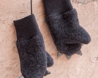 NEW!!! Merino wool baby mittens/baby teddy bear mittens/woollen mittens with a string