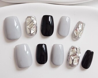 AMOND Black & White Square Press On Nails / Modern False Nails / Minimal Nails / Reusable Handmade Nail Tips TH030