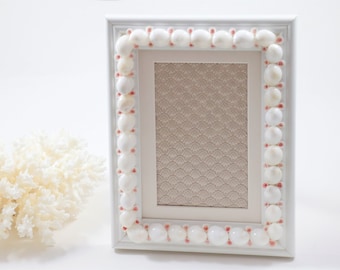 Seashell Photo Frame, White Shell Picture Frame, 5"x7" Beach Frame, Beach Decor, Tropical Decor, Coastal Decor, Mermaid Frame, Beach Wedding