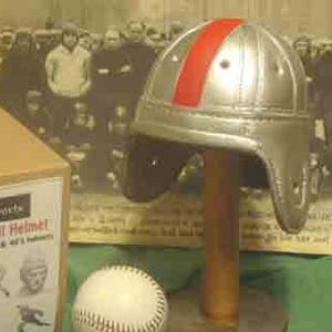 1940 Wisconsin Badger Leather Football Helmet Lg adult