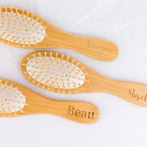 Personalized Makeup Comb, Bachelor Party Gift Hair Brush, Customized Name bamboo Travel Brush Engraving Wedding Gift, Bridesmaids Gift