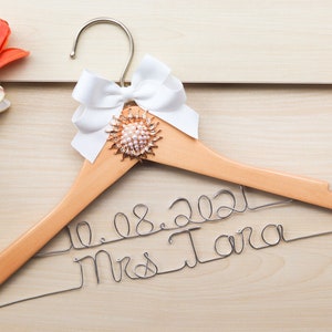Personalisierte Perlenhochzeitsaufhänger, Brautaufhänger, Frau Aufhänger, Brautaufhänger, Hochzeitskleidaufhänger, Brautjungfernaufhänger, Geschenke für sie