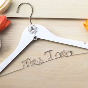 Personalized Wedding Dress Hanger, Bride Wire Name Bridesmaid Hanger, Bling Mrs Hanger, Vintage Wedding Theme, Crystals Bride Gift