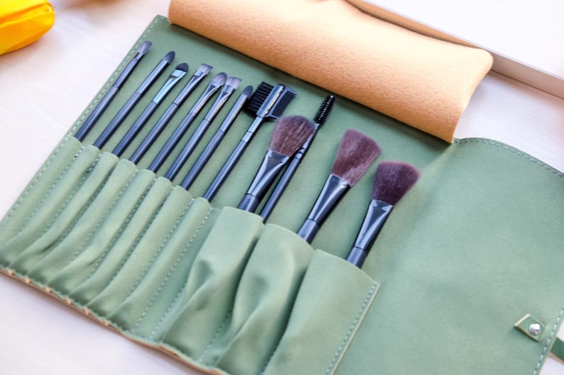 Personalized Makeup Brush Bag Roll up, Green Leather Cosmetic Make up Case 12 Slots Holder, 12 PCS Cosmetic Brushes Set, Custom Name Pouch image 4