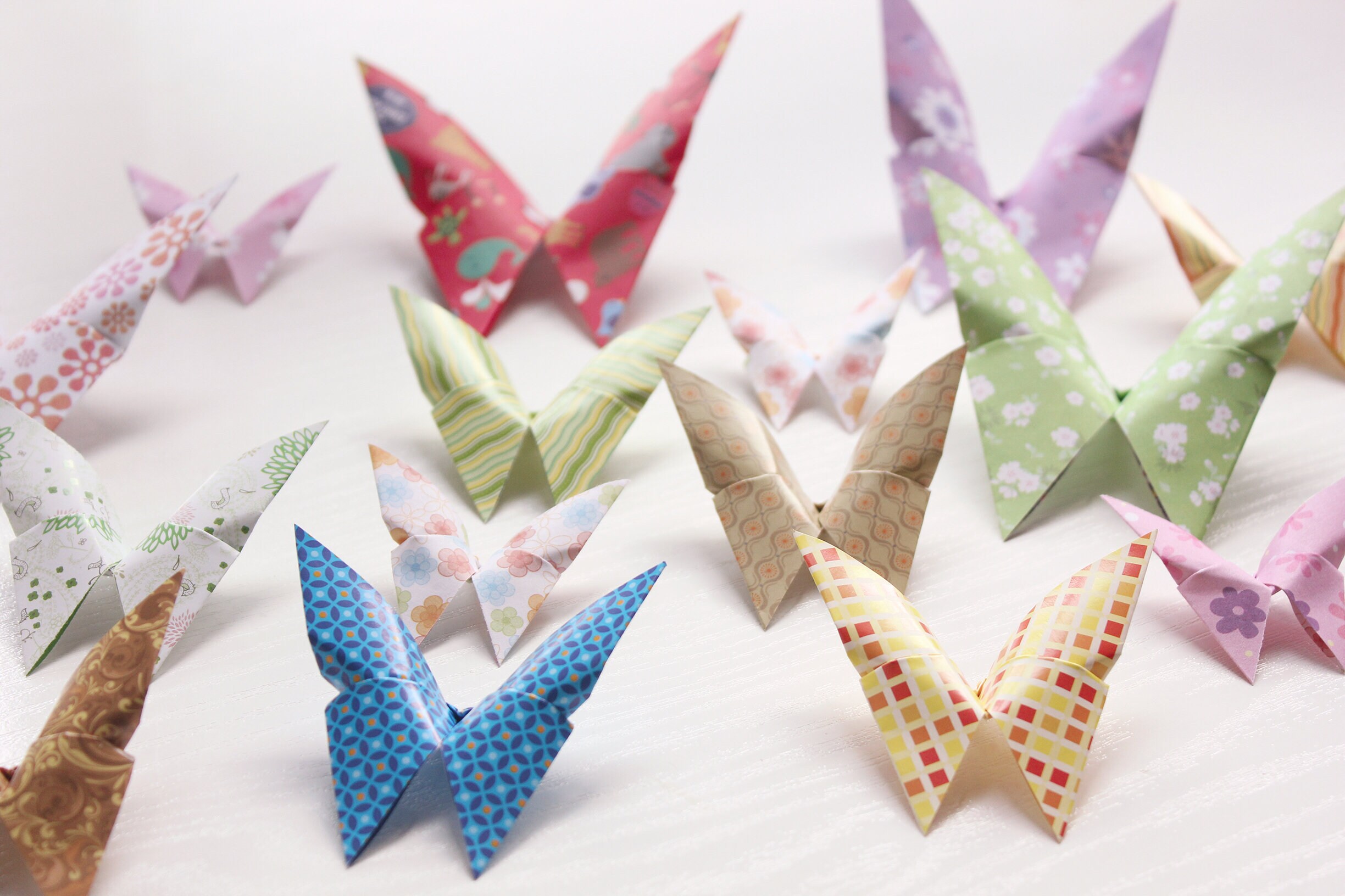 Farfalle Della Carta Giapponese Di Origami Immagine Stock - Immagine di  icona, sfondo: 110530773