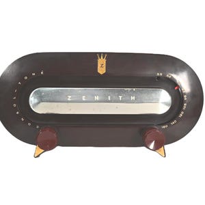 Restored Zenith Racetrack Atomic age 1950's H511 vintage tube radio old, antique, Bakelite