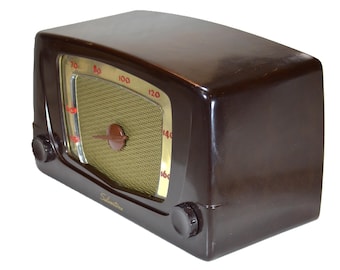 RESTORED Silvertone vintage tube radio 1950's Bakelite old antique Bakelite