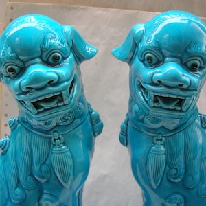 Pair of 12" Turquoise Blue Foo Dogs, Foo Lions, Vintage Porcelain (30 cm tall) Condition: one has a small repair to tip of tail