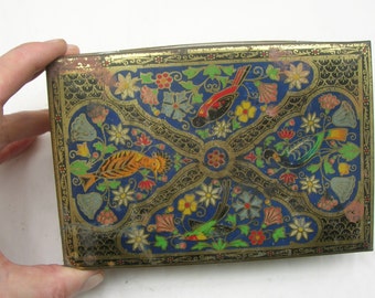 Vintage Biscuit Tin by CWS Biscuits, with Birds and Floral Designs (17 x 11.5 x 4.3 cm) Condition: very worn with paint loss