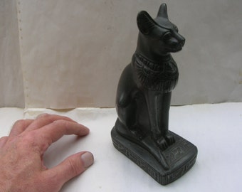 7,25 &quot;Vintage Bastkatze, Bastet Katze, altägyptische Reproduktion in Massivharz (18,5 cm groß) Zustand: abgenutzt und zerkratzt