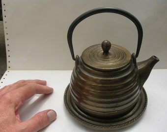 Heavy Japanese Tea Pot on Stand in Vintage Cast Iron with Bronze Finish (16 cm tall)
