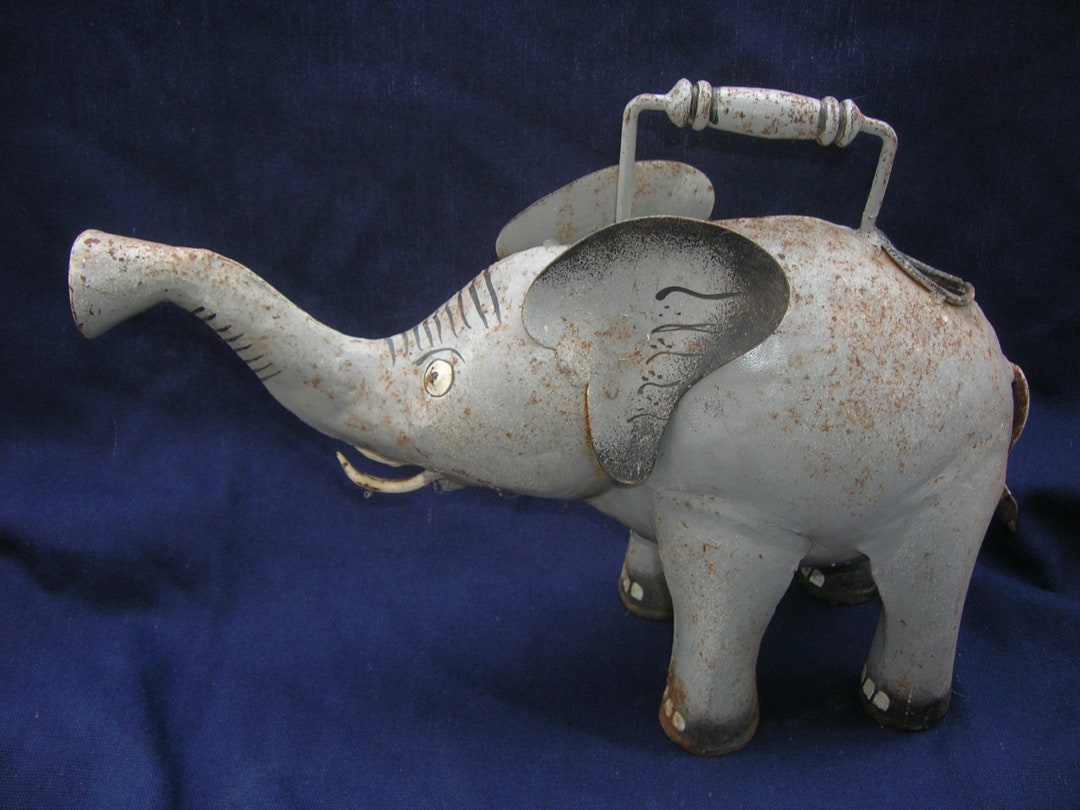 Vintage Elephant Watering Can, Iron Sheet Construction 25 Cm Tall, 35 Cm Long Condition Rusty