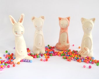 Divertenti figure in ceramica, personalizzabili, a forma di orso, gatto, volpe o coniglietto. Pronto per l'invio