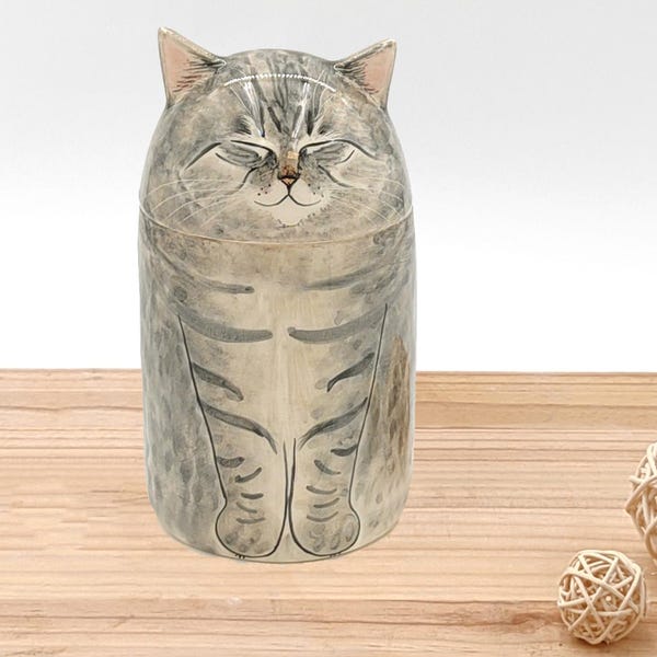 Personalized Cat Urn with Semi-spherical Cover. Closed Eyes. With Name or without Name. Special Memory. Multipurpose Box. Made To Order