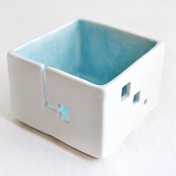 Ceramic Blue Yarn Bowl, Cube Shaped. Knitting Bowl, Square Yarn Bowl. Ready To Ship