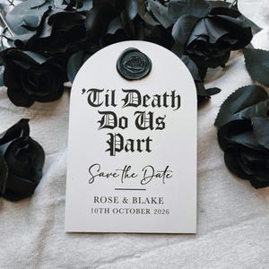 Til 'Death Do Us Part - Minimal, Gothic Style Save the Date Karte, Schwarz und Beige, Wachssiegel-Detaillierung, Hochzeitsgäste