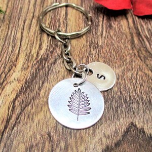 Llavero de hoja de serbal con sello personalizado, regalo para ella, llavero de hoja de nacimiento del zodiaco.