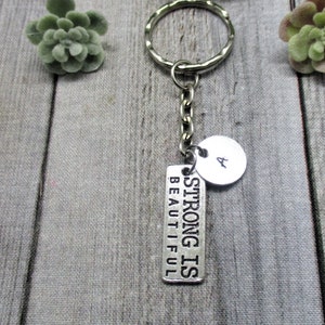 Chaveiro forte é lindo chaveiro motivacional personalizado presente estampado à mão para ela