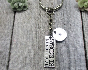 Strong is Beautiful Keychain Trousseau motivationnel Cadeau personnalisé à la main Cadeau personnalisé Cadeaux personnalisés pour elle