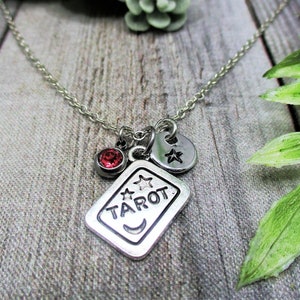 Collier de cartes de tarot avec pierre de naissance Collier de charme de carte de tarot initial Cadeaux personnalisés pour elle