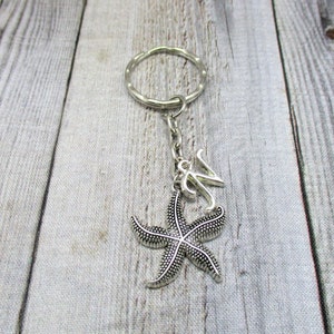 Chaveiro estrela do mar com letra personalizada presentes personalizados para ela/ele com inicial