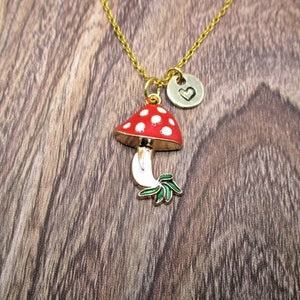 Collar de hongos de oro Carta personalizada Inicial Mosca Argárico Champiñón Joyería Kawaii Regalos de hongos para ella