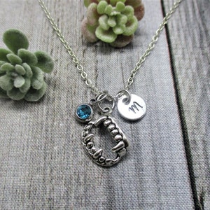 Vampire Teeth Necklace Letter Regalos iniciales personalizados para ella / él Vampire Jewelry Birthstone