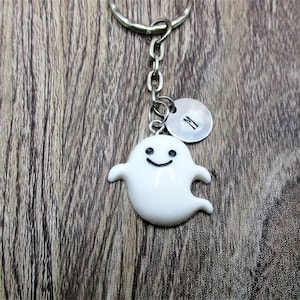 Geist Schlüsselbund Personalisierte Schlüsselbund Inital Schlüsselbund Spooky Geschenke für sie / ihn Halloween Schlüsselbund