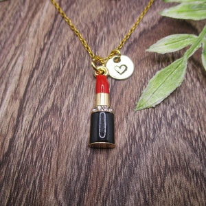 Collar de lápiz labial dorado Joyería de lápiz labial con inicial de letra personalizada Regalos para ella Collar de maquillaje Joyas de maquillaje