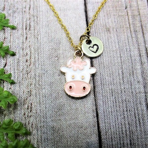 Collar de vaca Carta estampada a mano personalizada Regalo inicial de joyería de vaca para ella