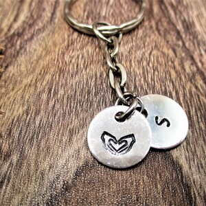 Llavero de manos del corazón regalos personalizados con sello de mano para ella / él