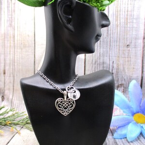 Collar de corazón adornado regalos personalizados filigrana corazón joyería carta regalos iniciales para ella