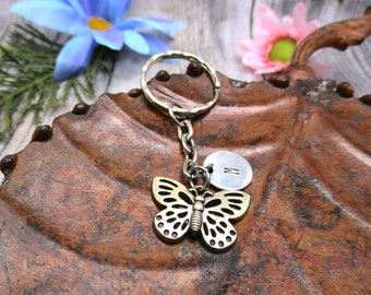 Vlinder sleutelhanger gepersonaliseerde geschenken initiële sleutelhanger vlinderliefhebbers geschenken voor haar natuur sleutelhanger aangepast geschenk