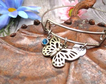 Vlinder bedelarmband W/geboortesteen hand gestempeld eerste Moth Bangle armband vlinder sieraden cadeau voor haar verjaardag Moth bedelarmband