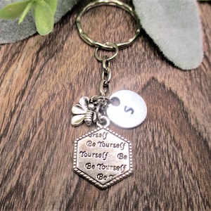 Sé tú mismo Llavero motivacional Llavero Regalo personalizado Regalos personalizados para su llavero de abeja