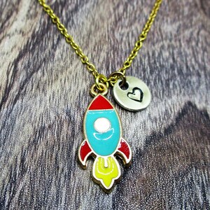Cohete collar oro cohete joyería regalos para su astronauta espacial regalos personalizados letra inicial