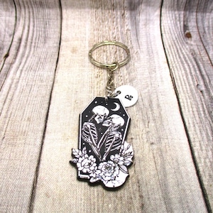 Llavero de amantes de los esqueletos Llavero espeluznante Regalo personalizado estampado a mano Regalos personalizados para ella / él