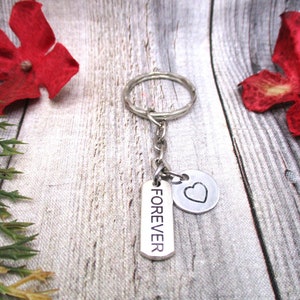 Forever Llavero Llavero motivacional Personalizado Handstamped Regalos personalizados para ella / él