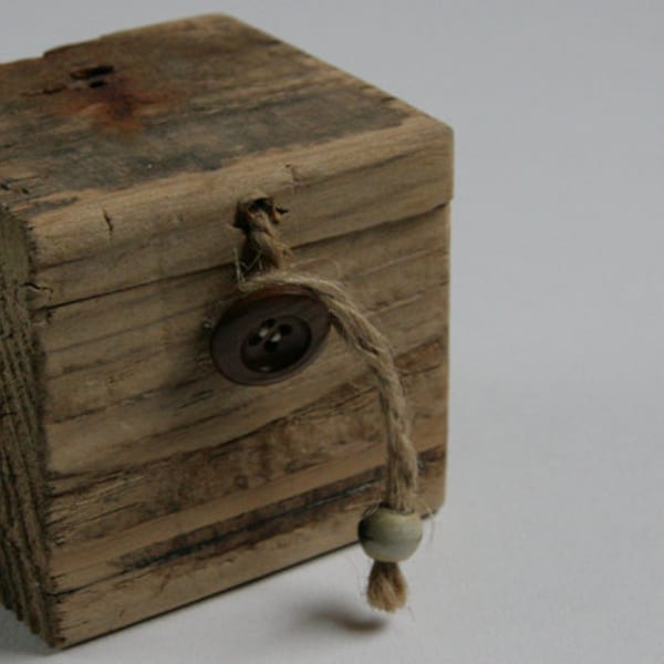 Recycled Pallet Wooden Block Box with rope hinges and button catch