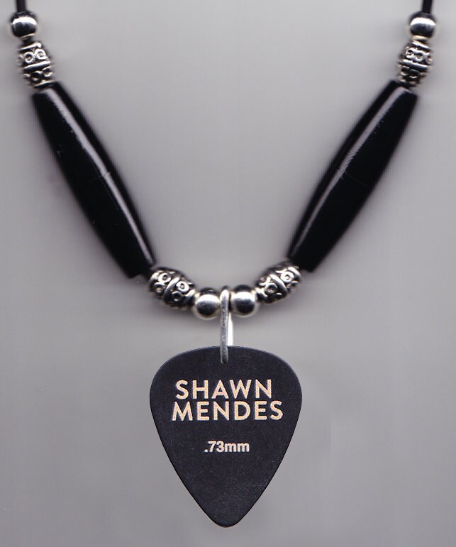 Pin by FERHERNANDEZaccesorios on shawn | Shawn mendes, Mendes, Cross  necklace