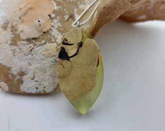 wood with transparent green resin, wood/resin, homemade,resin/wood, wooden jewelry,epoxyresin,