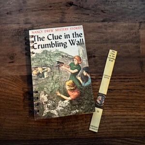 Journal de Nancy Drew avec marque-page : carnet de croquis fabriqué à partir du livre « Indice sur un mur en ruine » upcyclé vintage des années 1970