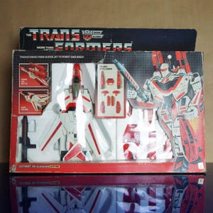 1985 Vintage BANDAI HASBRO Transformer G1 Autobot Air Guardian: Jetfire.